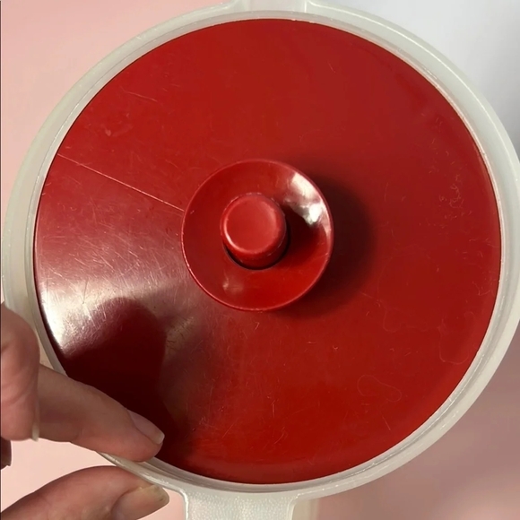 Tupperware Classic Pitcher - Picture 2 of 7